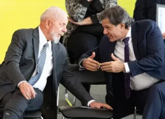 Haddad e Lula Discutem Corte de Gastos Após G20 e Feriado