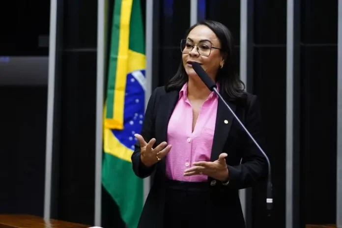 Ivoneide Caetano Apóia PEC Que Visa Acabar com a Escala 6x1