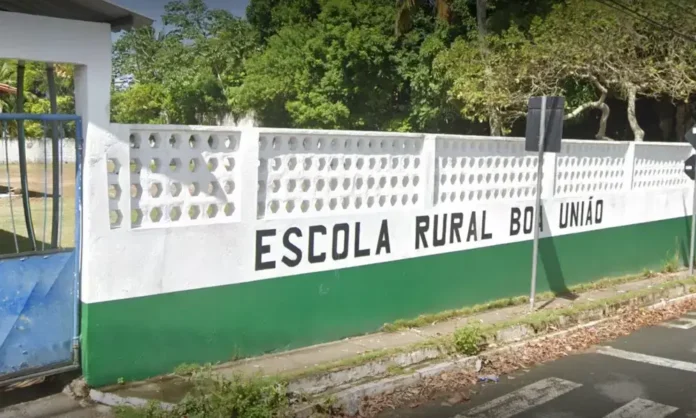 Professora é Apedrejada por Ensinar Cultura Afro-brasileira em Camaçari