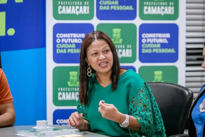 Neurilene Martins pede exoneração da Secretaria de Educação de Camaçari