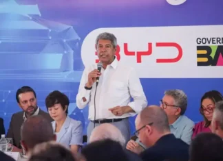 O governador Jerônimo Rodrigues (PT) participará nesta segunda, de uma visita técnica às obras da BYD em Camaçari