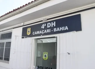 O crime aconteceu no bairro Burissatuba, e a polícia investiga a autoria e motivação do ataque.
