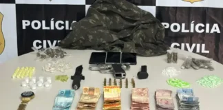 Dinheiro, celulares e um relógio foram apreendidos na ação