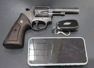 Ele tentou fugir para uma área de mata, mas foi atingido durante a troca de tiros.