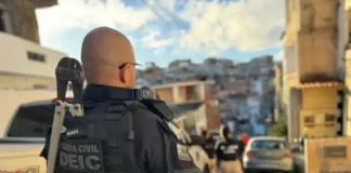 A Polícia Civil da Bahia prendeu 13 pessoas acusadas de crimes como sequestro, roubo e estelionato