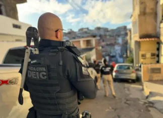 A Polícia Civil da Bahia prendeu 13 pessoas acusadas de crimes como sequestro, roubo e estelionato