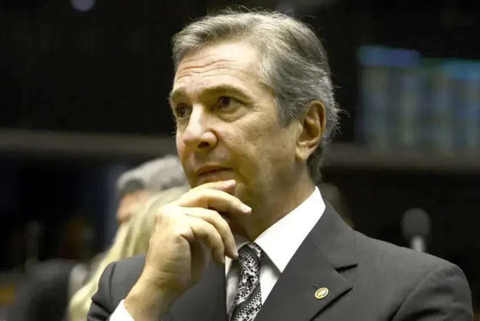 Collor é o segundo ex-presidente da República condenado e com pena executada após processos decorrentes da Operação Lava Jato Collor é o segundo ex-presidente da República condenado e com pena executada após processos decorrentes da Operação Lava Jato
