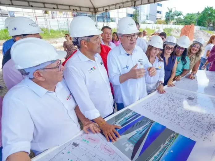 Ministro da Saúde e governador da Bahia vistoriam as obras da nova Policlínica de Camaçari