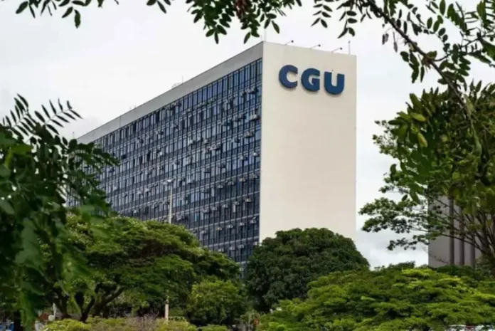 O dinheiro deveria ir pra obras e serviços. Agora, a população precisa ficar atenta e cobrar mais transparência. O dinheiro deveria ir pra obras e serviços. Agora, a população precisa ficar atenta e cobrar mais transparência.