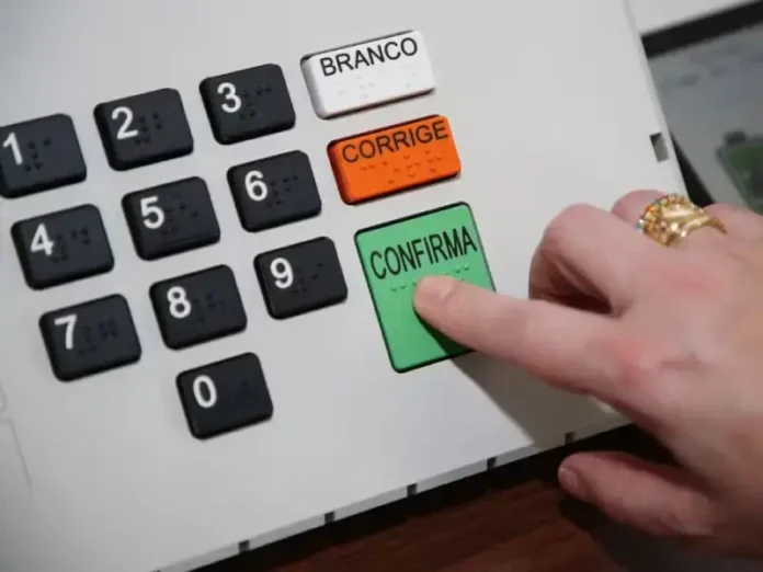 A PEC 12_2022 segue agora para votação em dois turnos no plenário do Senado.