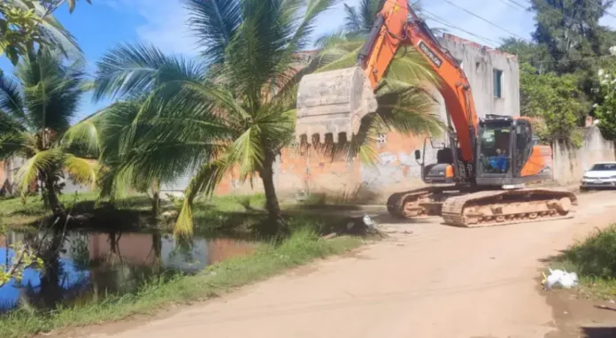 A ação veio após matéria publicada pelo Alô Abrantes e trouxe alívio para quem sofre com enchentes há anos. A ação veio após matéria publicada pelo Alô Abrantes e trouxe alívio para quem sofre com enchentes há anos.
