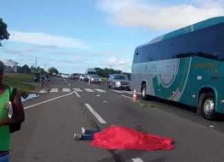 Acidente na Estrada do Coco Deixa Trânsito Caótico na Região