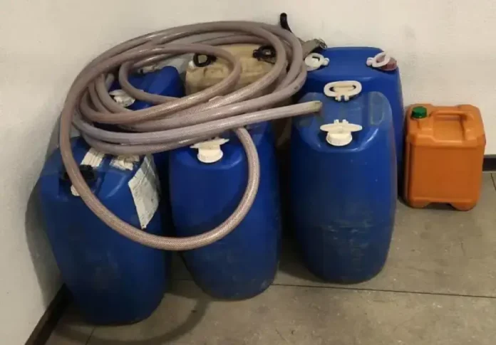 Quatro suspeitos foram pegos em flagrante e agora respondem por crime.