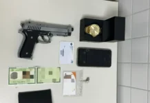 A PM foi acionada e realizou a apreensão do material.