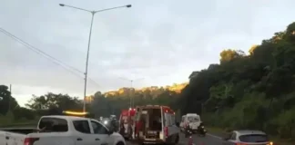 A colisão aconteceu próximo à Estação Pirajá e o trânsito segue lento até o bairro de Valéria.