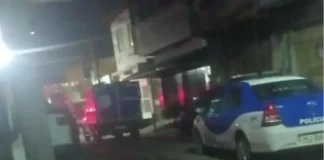 A polícia investiga o caso.