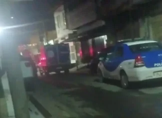 A polícia investiga o caso.