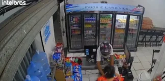 Ação foi flagrada por câmeras e ninguém ficou ferido.