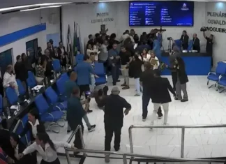 Clima tenso marcou a sessão.