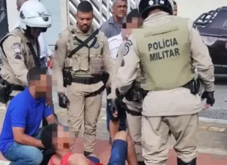 Com ele, estavam dois celulares e um relógio roubados.