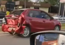 Acidente ocorreu perto do Outlet Premium e não houve feridos, diz CLN.
