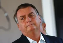 Ex-presidente também está fora das redes sociais.