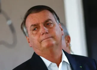 Ex-presidente também está fora das redes sociais.