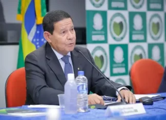 Mourão criticou a intromissão de Trump e outros líderes estrangeiros em questões brasileiras