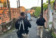 A operação mobilizou 60 policiais civis e contou com o apoio de diversos departamentos especializados