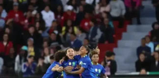 Com atuação histórica de Marta, a partida terminou em 4 a 4 e foi decidida nos pênaltis