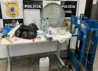 Dois suspeitos foram presos e grande quantidade de entorpecentes apreendida.