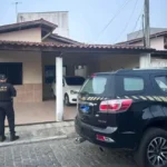 Entre os investigados estão um policial civil e um gerente de banco