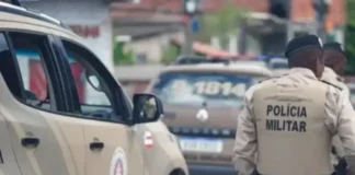 Moradores contestam versão oficial e pedem justiça.