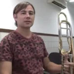 O enterro do professor ocorrerá nesta sexta-feira (29), às 10h30, no Cemitério Bosque da Paz, em Salvador.