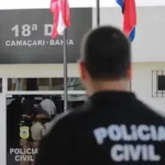 A dupla usou facas para ameaçar vítimas e foi localizada pela polícia.