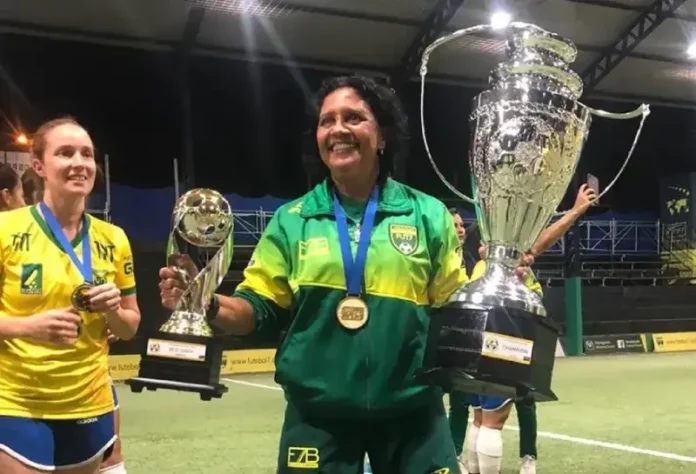 Reveladora de talentos, a camaçariense é responsável por apresentar ao mundo atletas de destaque, como a lendária jogadora Formiga. Reveladora de talentos, a camaçariense é responsável por apresentar ao mundo atletas de destaque, como a lendária jogadora Formiga.