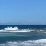 Salva-vidas e banhista auxiliaram no salvamento rápido.