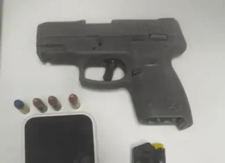Suspeito foi flagrado com pistola calibre 9mm no bairro Inocop e levado à 8ª DT_Camaçari.