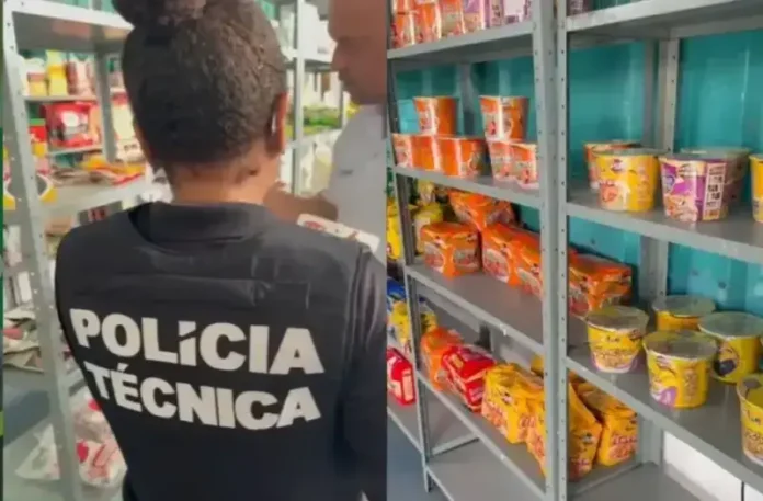 Todo o material apreendido foi encaminhado para análise pericial e segue sob investigação.