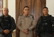 Ao lado de um colega, entrou em uma lagoa para ajudar na captura de um assaltante