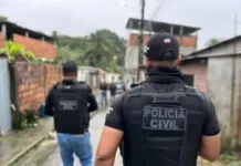Companheira é a principal suspeita, e a Polícia Civil investiga o caso.