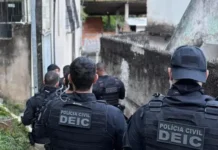 Mandados foram cumpridos e um suspeito foi preso.