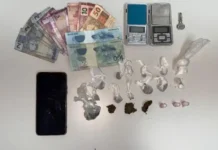 O casal foi levado à 18ª Delegacia Territorial (DT) de Camaçari, onde o caso foi registrado e seguirá os trâmites legais.