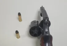 O homem e o material foram encaminhados à 18ª Delegacia Territorial (DT) de Camaçari