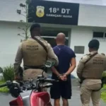 O veículo foi levado à 18ª Delegacia Territorial para investigação.