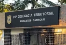 Polícia investiga o caso.