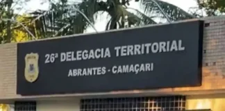 Polícia investiga o caso.